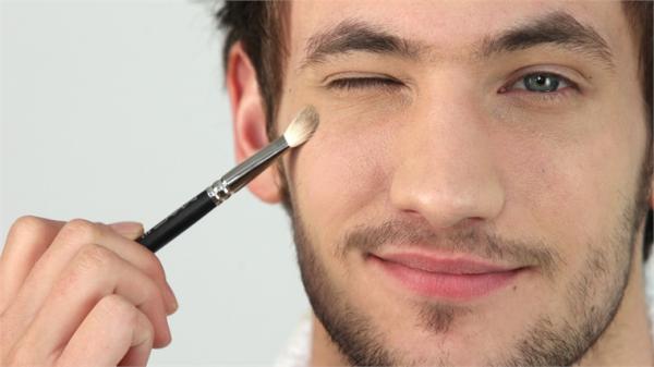 How To Deal With Skin Puffiness With Men's Makeup